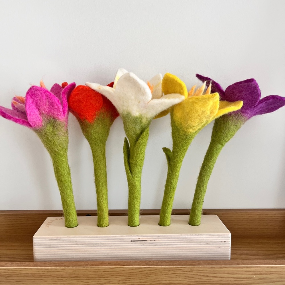 Loveevery wool flowers